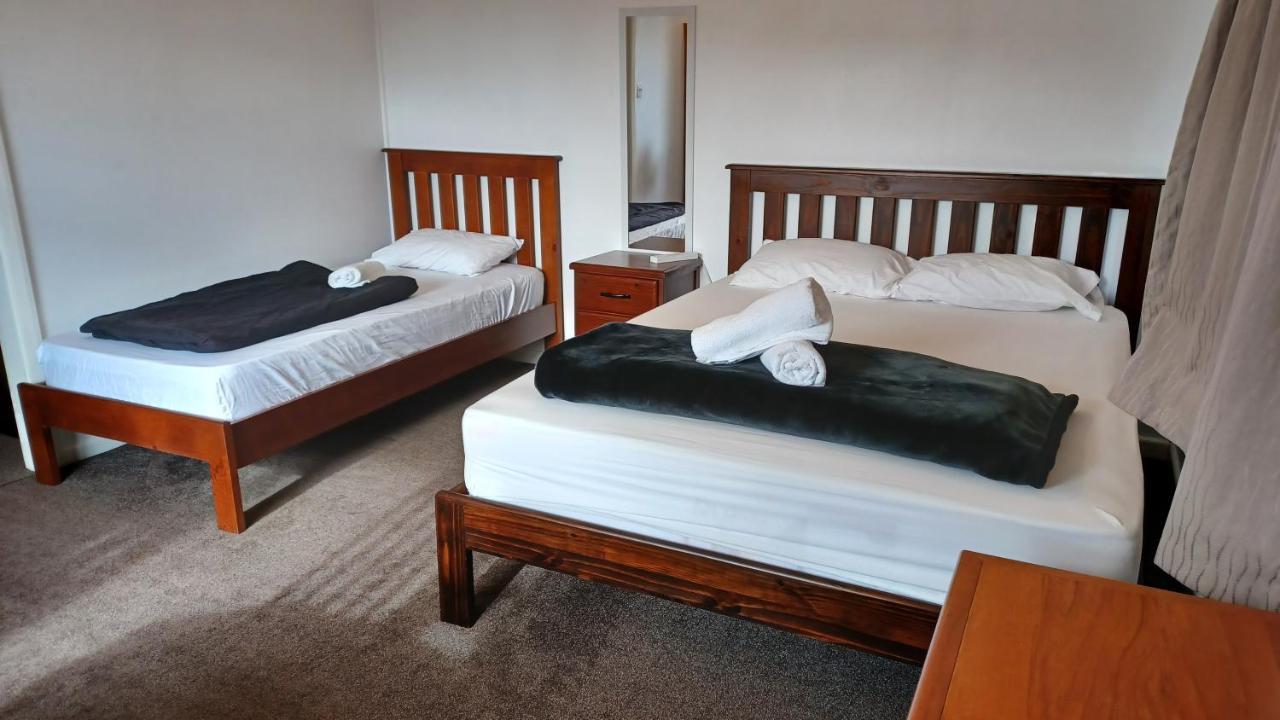 Homestay Family Room, Near The City Center Christchurch Exteriör bild