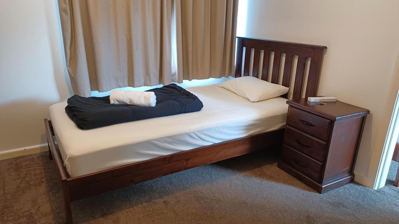 Homestay Family Room, Near The City Center Christchurch Exteriör bild